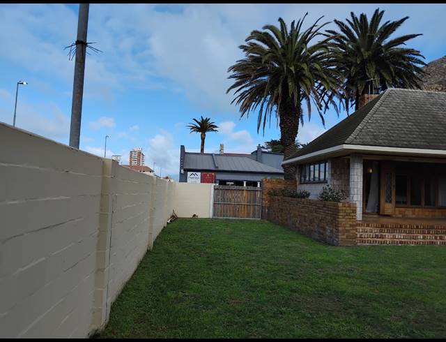 200M² OFFICE FOR SALE IN MUIZENBERG